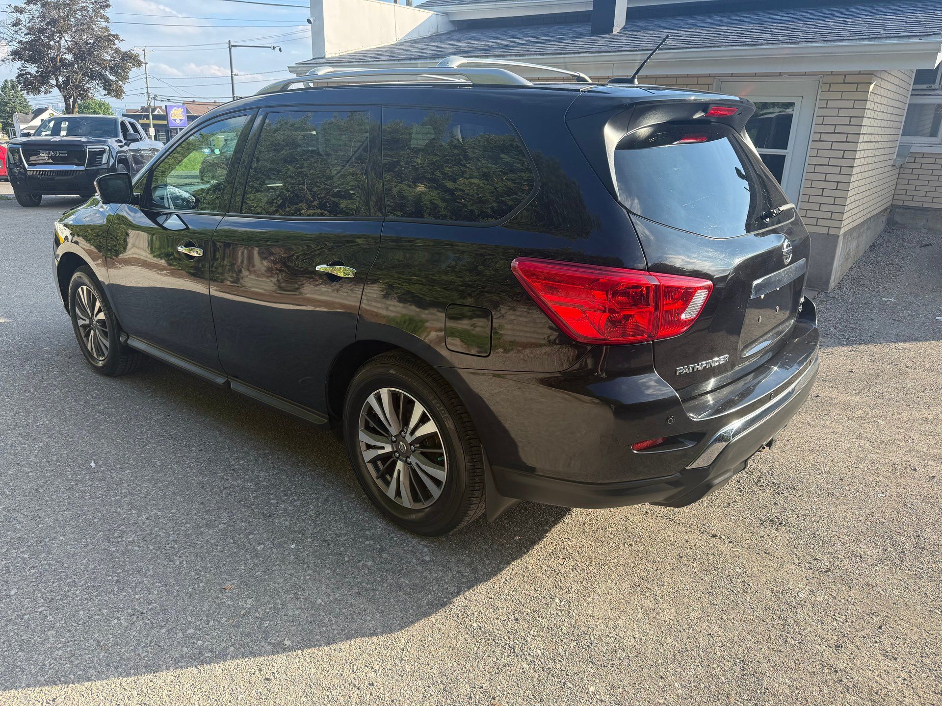 Nissan Pathfinder 2017 - Image 4