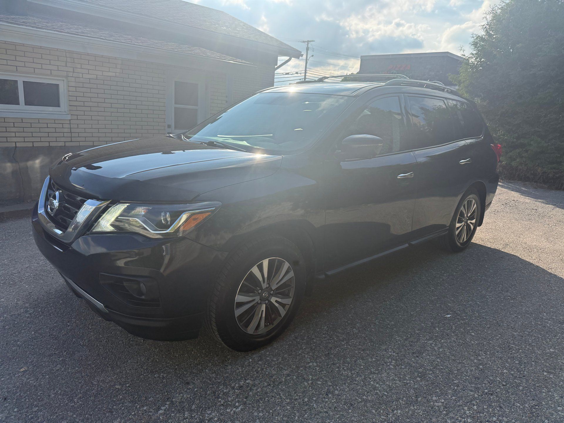 Nissan Pathfinder 2017 - Image 3