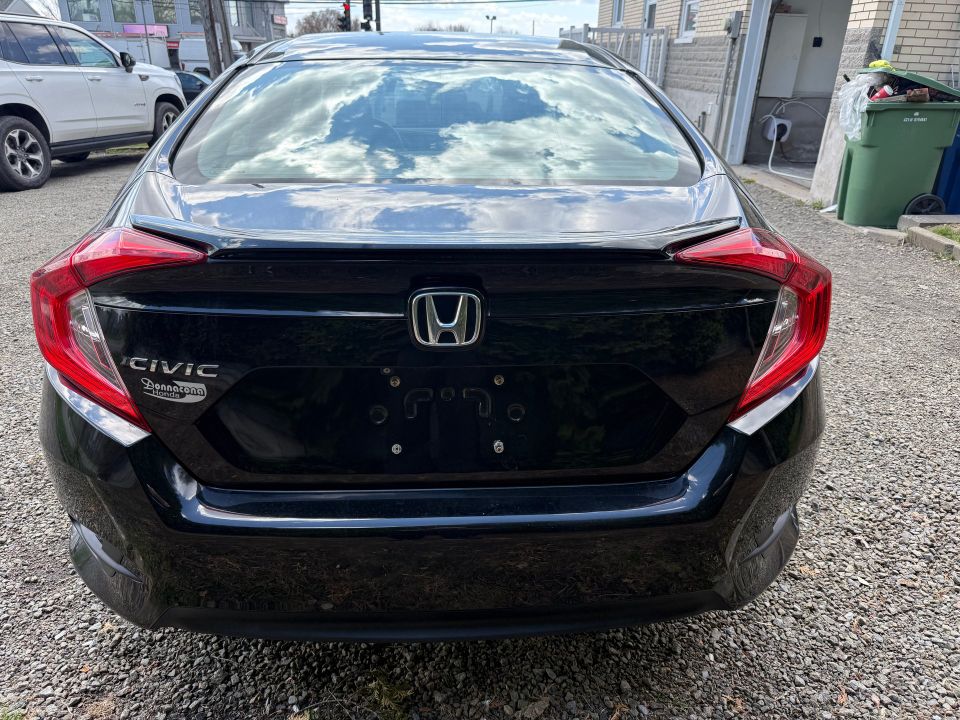 Honda Civic Sedan 2017 - Image 5